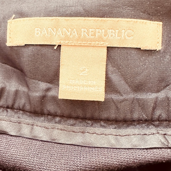 Banana Republic lightweight knit mini skirt - Picture 2 of 4